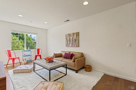 68 Pinheiro Circle Novato CA 94945