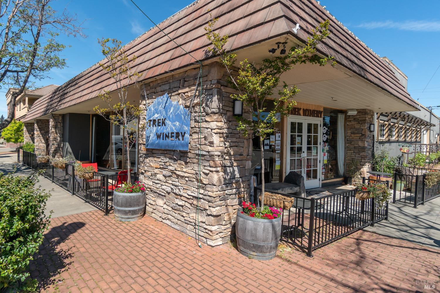 68 Pinheiro Circle Novato CA 94945