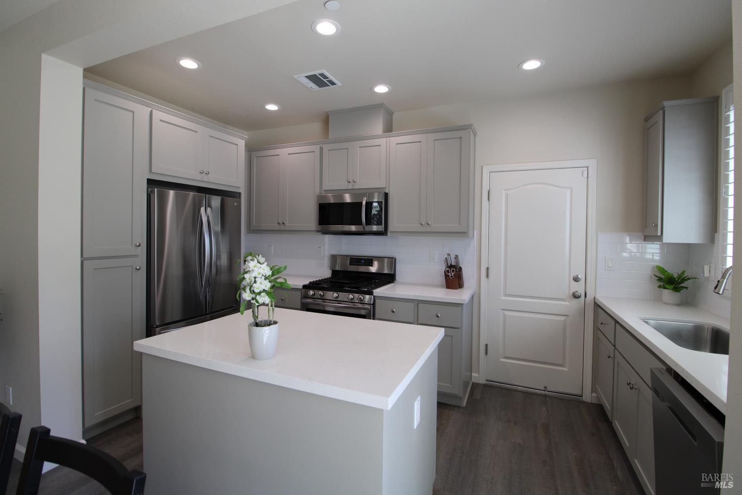 1498 Cavendish Avenue Santa Rosa CA 95401
