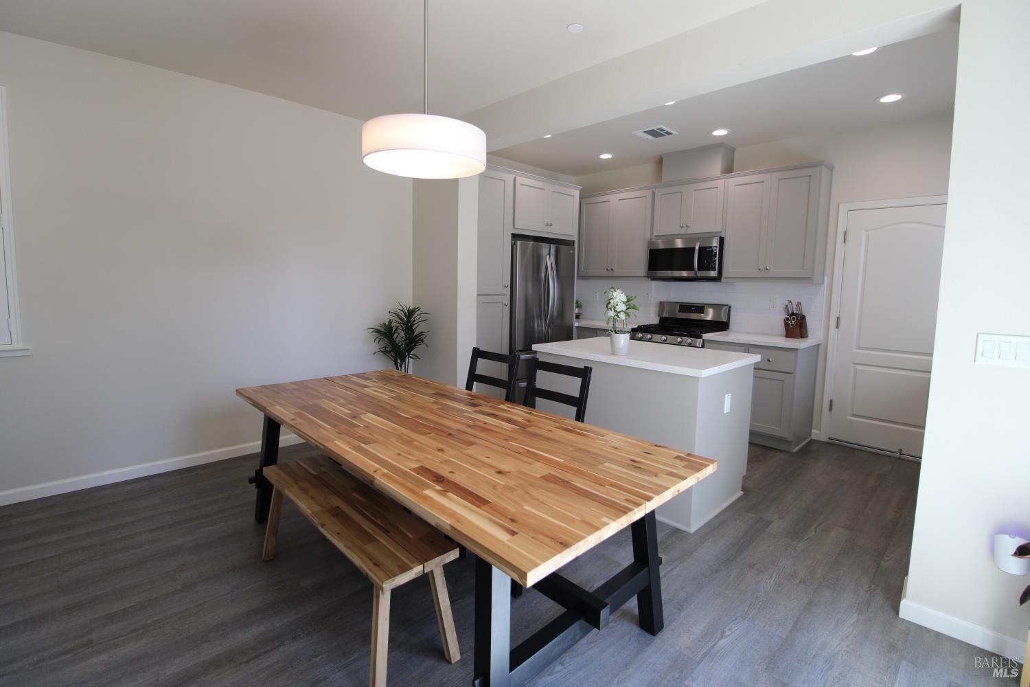 1498 Cavendish Avenue Santa Rosa CA 95401