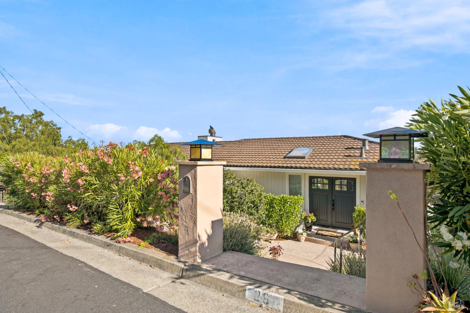 29 Dorian Way San Rafael CA 94901