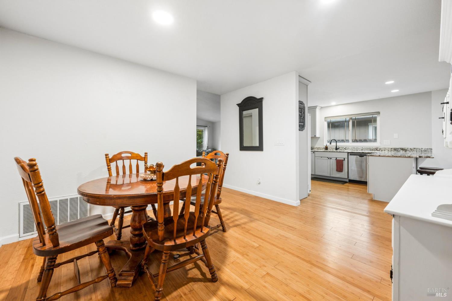 336 Kiva Place Santa Rosa CA 95403