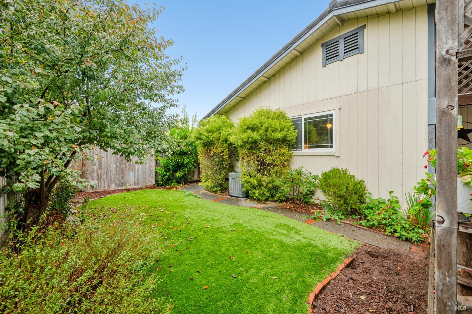 336 Kiva Place Santa Rosa CA 95403