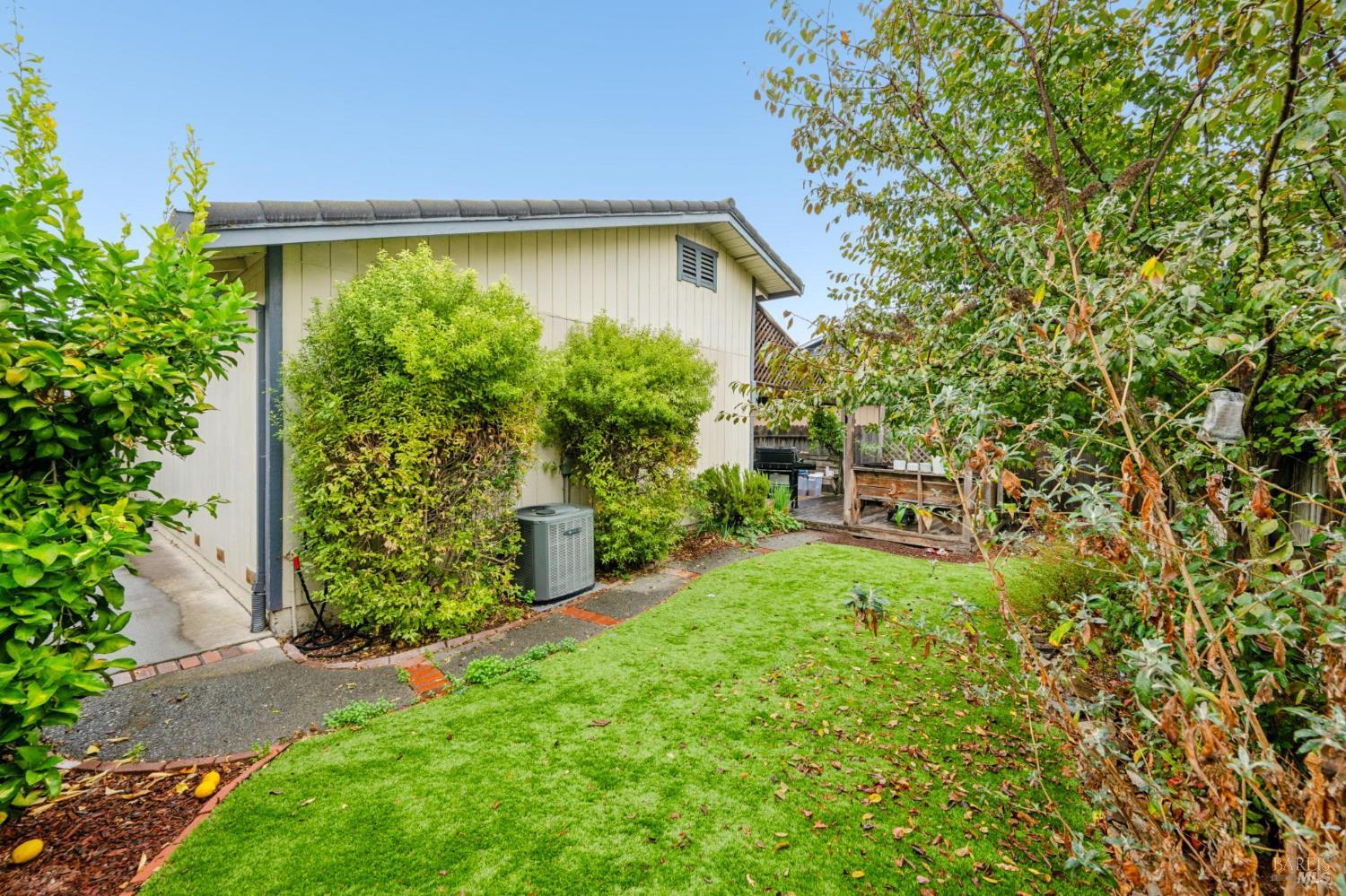 336 Kiva Place Santa Rosa CA 95403