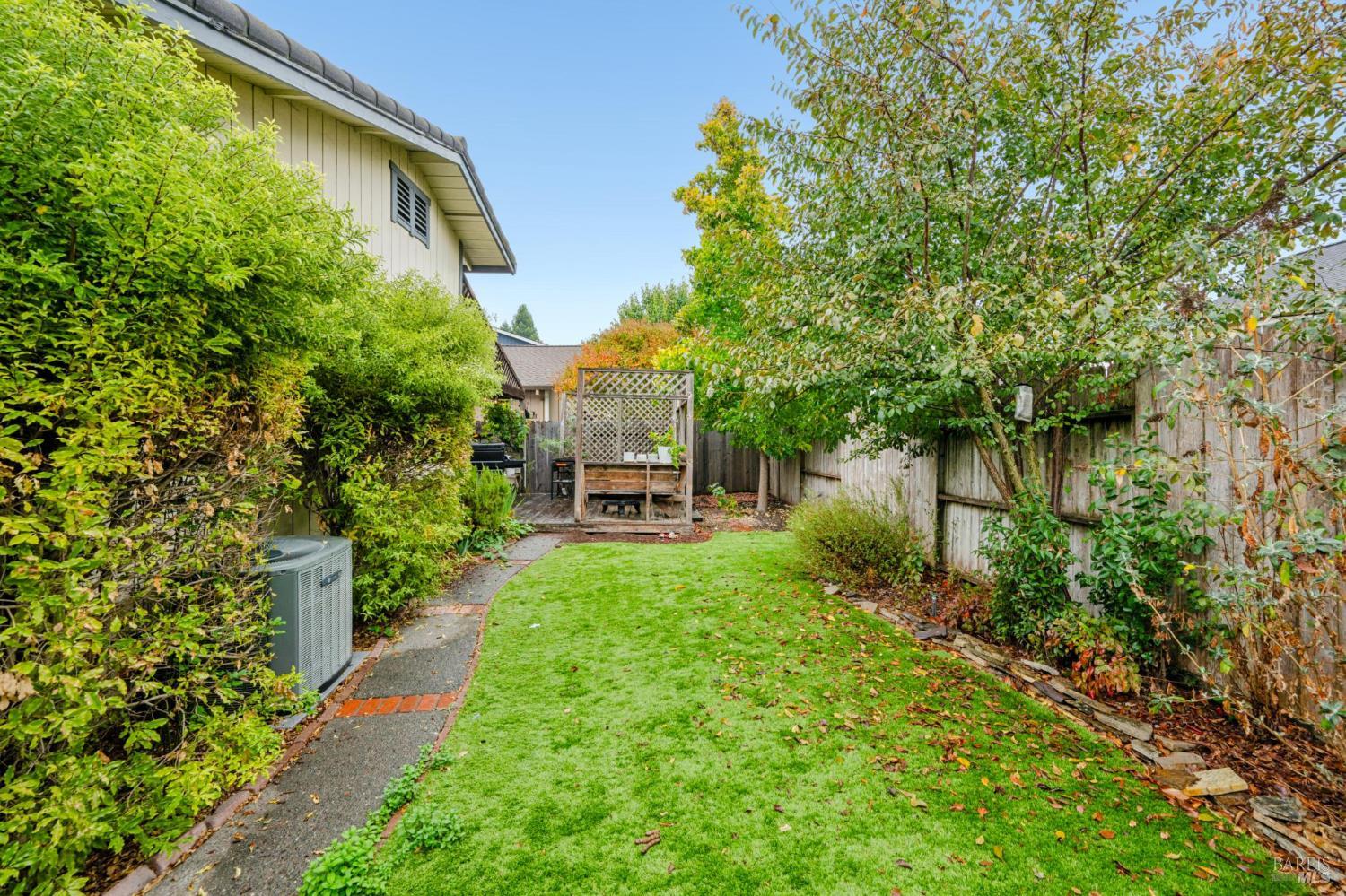 336 Kiva Place Santa Rosa CA 95403