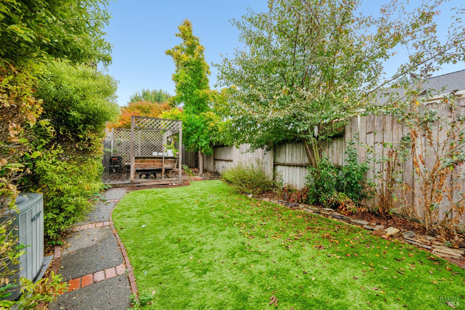 336 Kiva Place Santa Rosa CA 95403