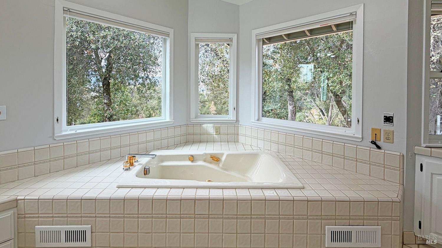 2090 Sierra Place Ukiah CA 95482