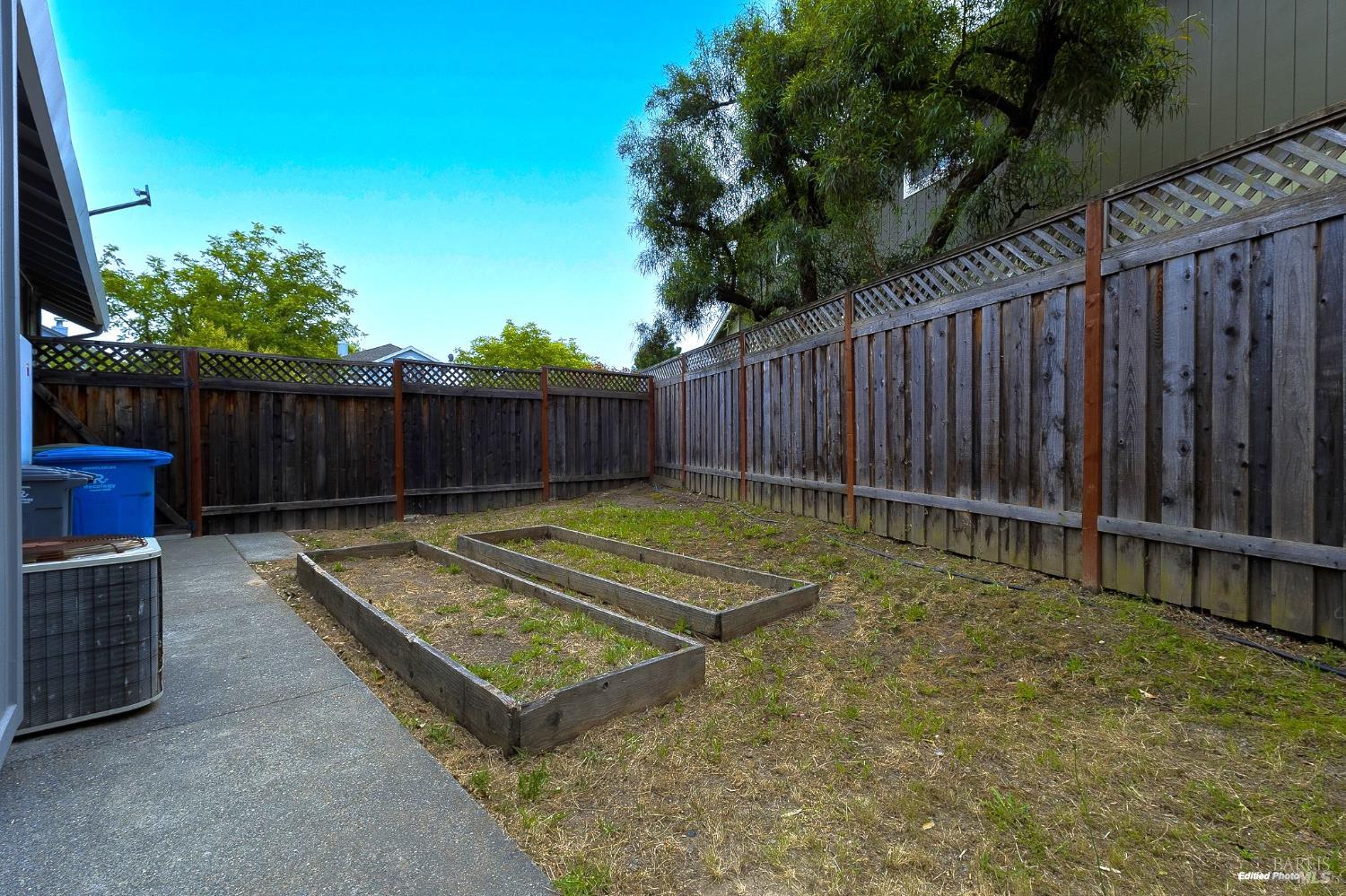 1195 Exeter Santa Rosa CA 95401