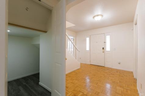 1195 Exeter Santa Rosa CA 95401