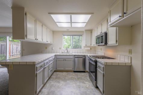1195 Exeter Santa Rosa CA 95401
