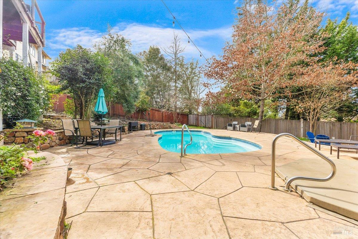 5739 Owls Nest Drive Santa Rosa CA 95409
