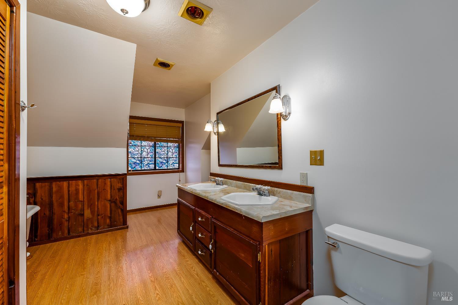 1096 W Standley Street Ukiah CA 95482