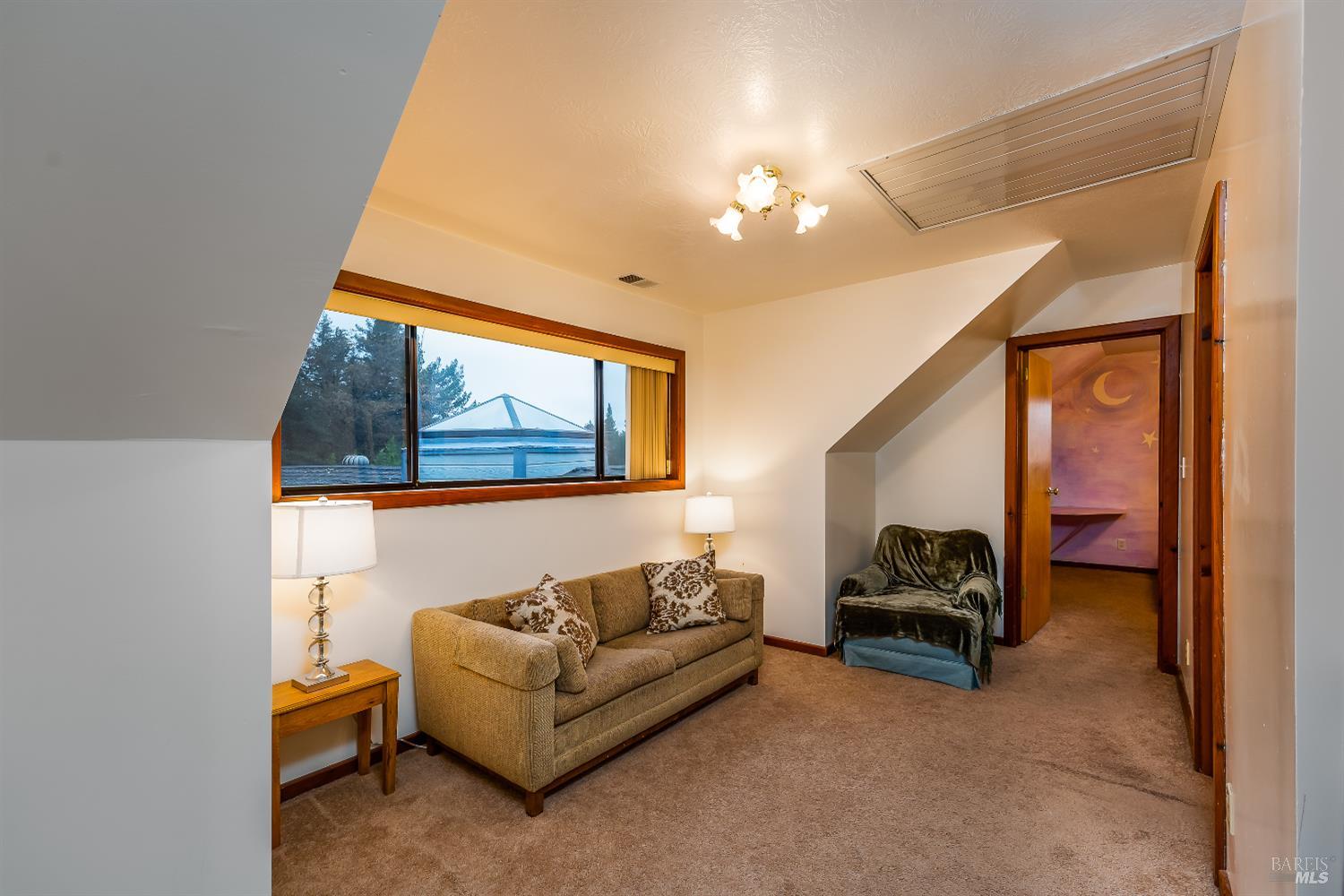 1096 W Standley Street Ukiah CA 95482