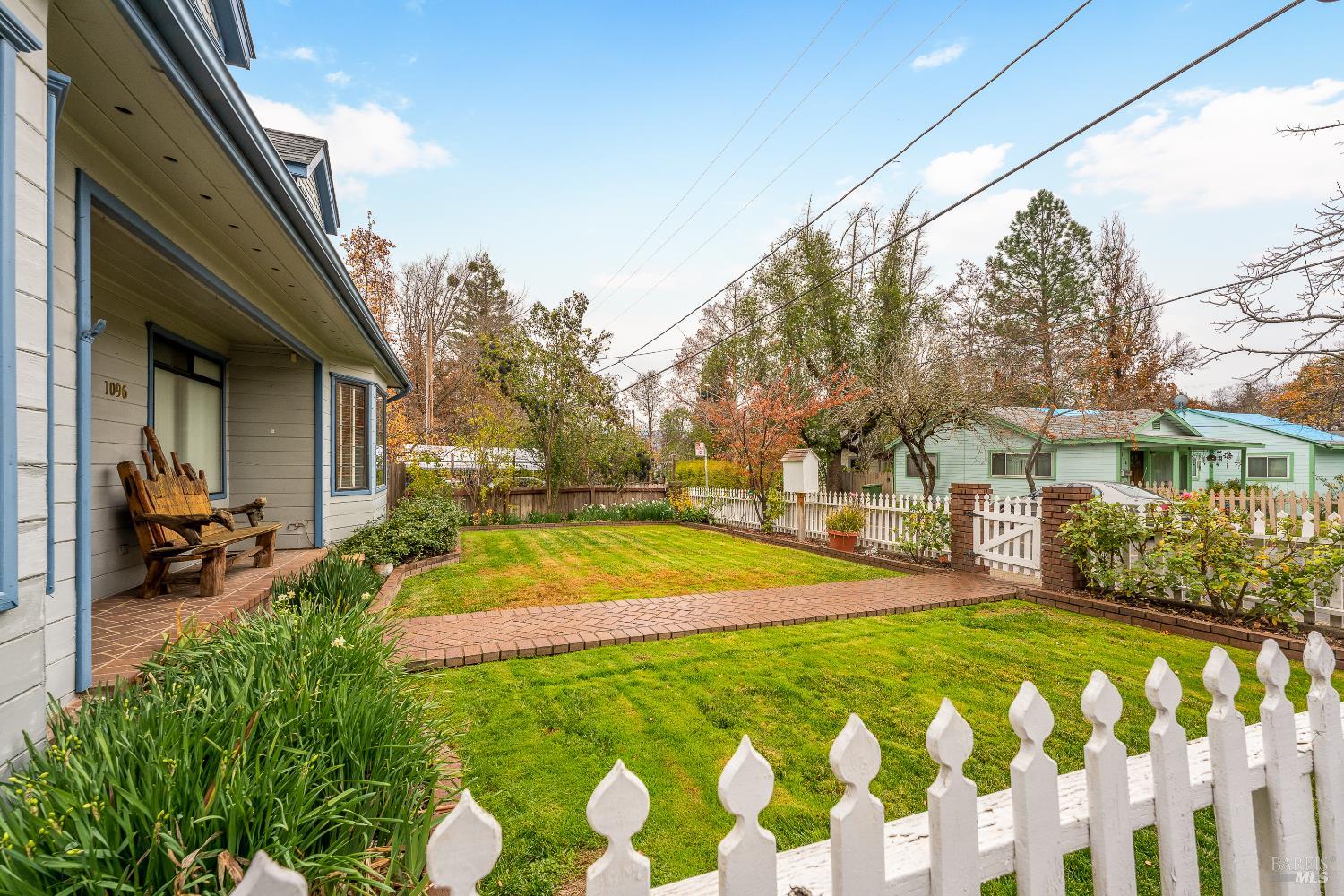 1096 W Standley Street Ukiah CA 95482