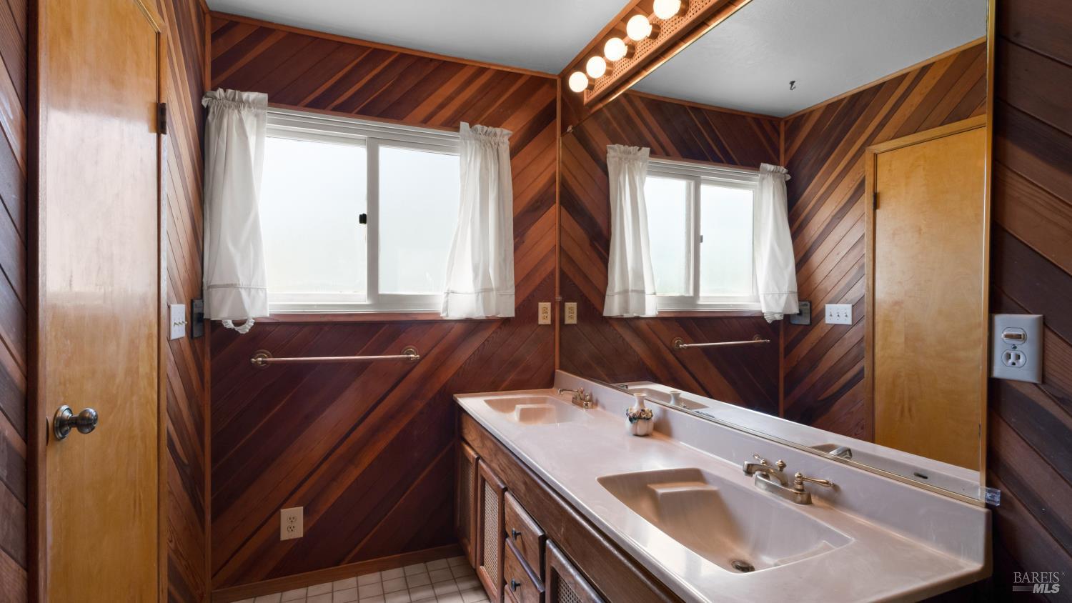 2797 Las Gallinas Avenue San Rafael CA 94903