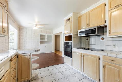 860 Norlee Street Sebastopol CA 95472