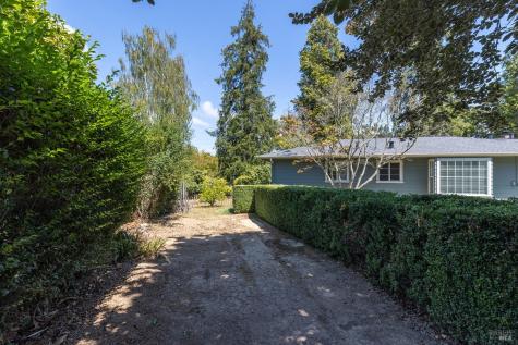 860 Norlee Street Sebastopol CA 95472