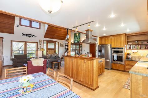 2510 Woolsey Road Windsor CA 95492