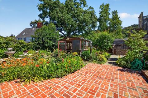 2453 Delevan Way Santa Rosa CA 95404