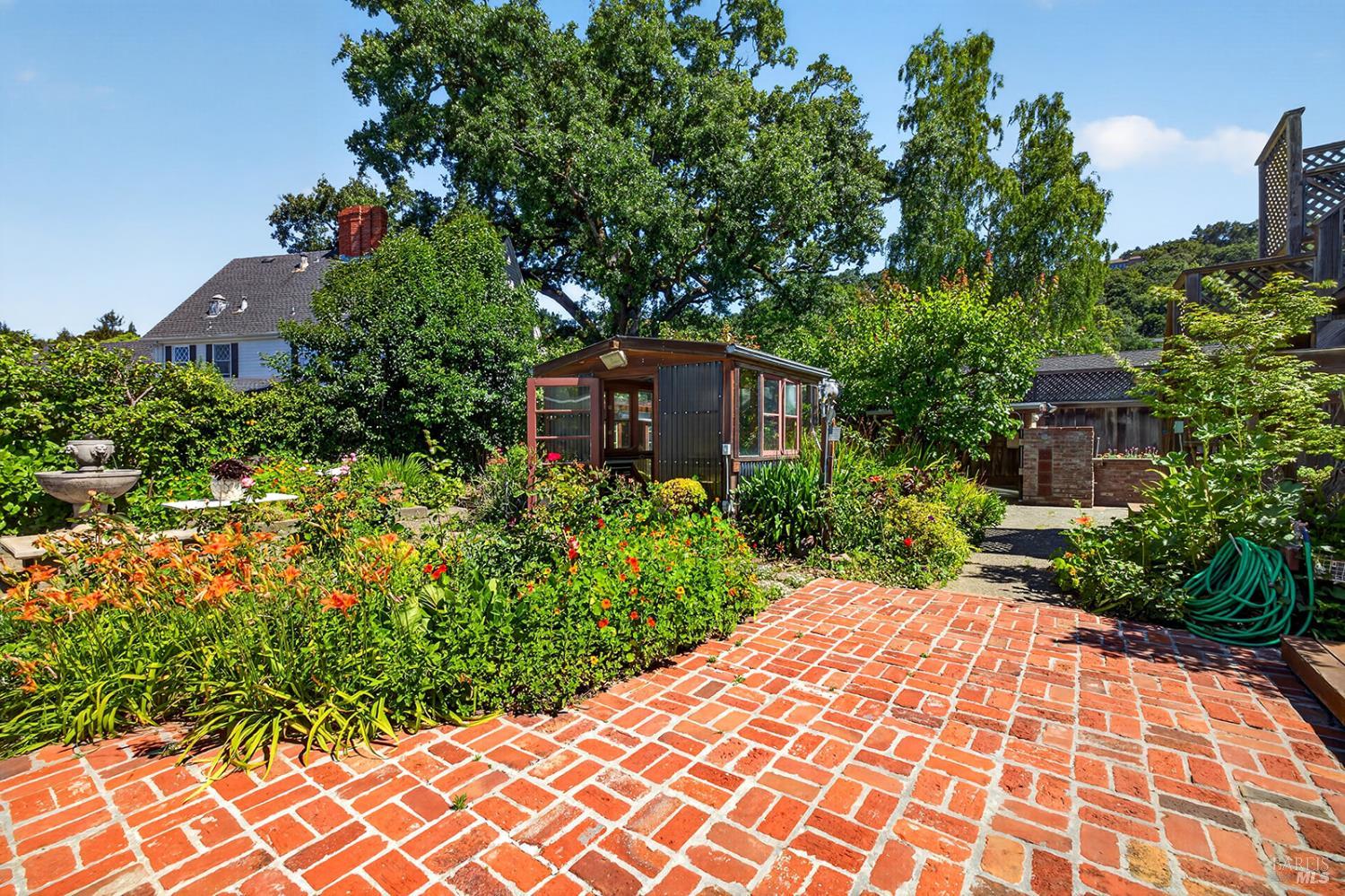 2453 Delevan Way Santa Rosa CA 95404