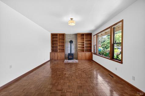 2453 Delevan Way Santa Rosa CA 95404
