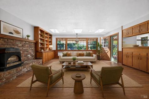 2453 Delevan Way Santa Rosa CA 95404