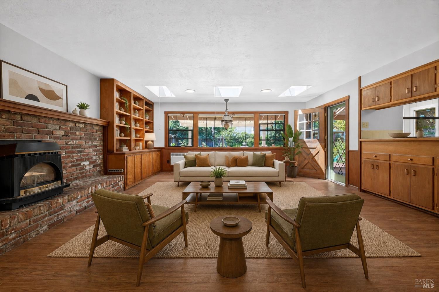 2453 Delevan Way Santa Rosa CA 95404