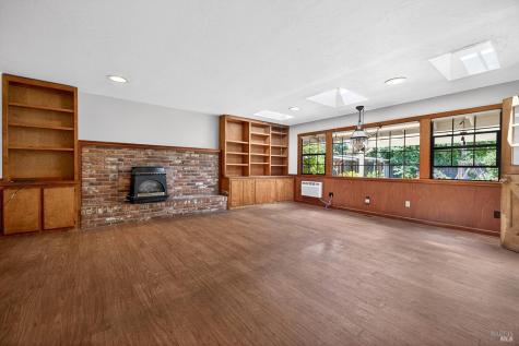 2453 Delevan Way Santa Rosa CA 95404