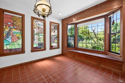 2453 Delevan Way Santa Rosa CA 95404