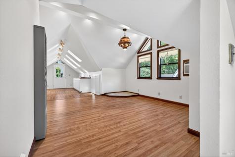 2453 Delevan Way Santa Rosa CA 95404