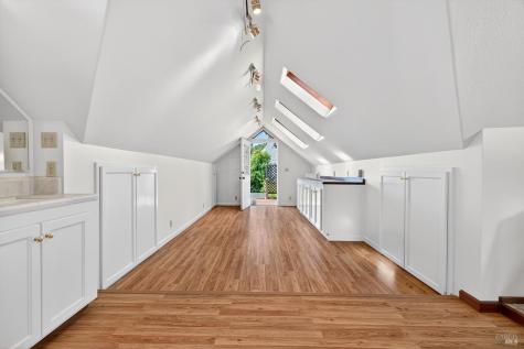 2453 Delevan Way Santa Rosa CA 95404
