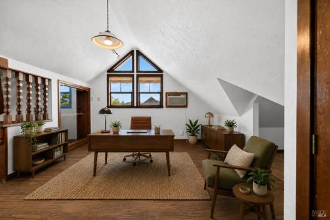 2453 Delevan Way Santa Rosa CA 95404