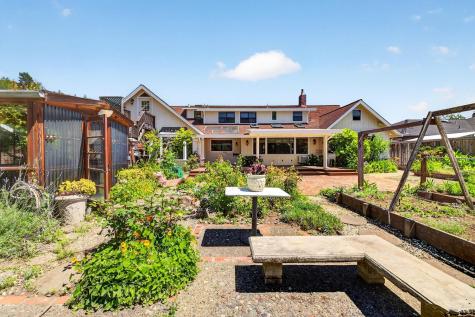 2453 Delevan Way Santa Rosa CA 95404