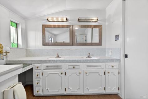 2453 Delevan Way Santa Rosa CA 95404