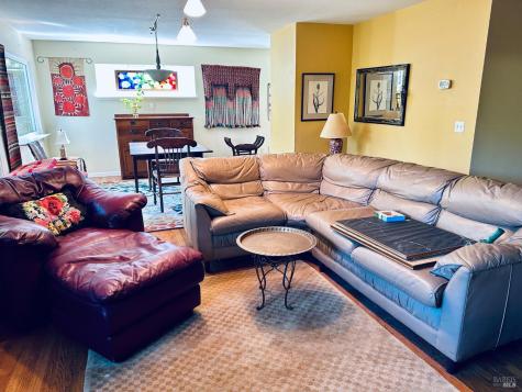 587 Fieldcrest Drive Healdsburg CA 95448