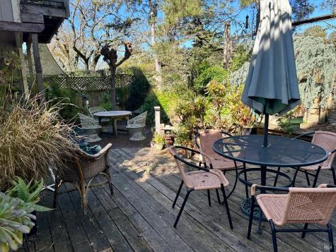 587 Fieldcrest Drive Healdsburg CA 95448