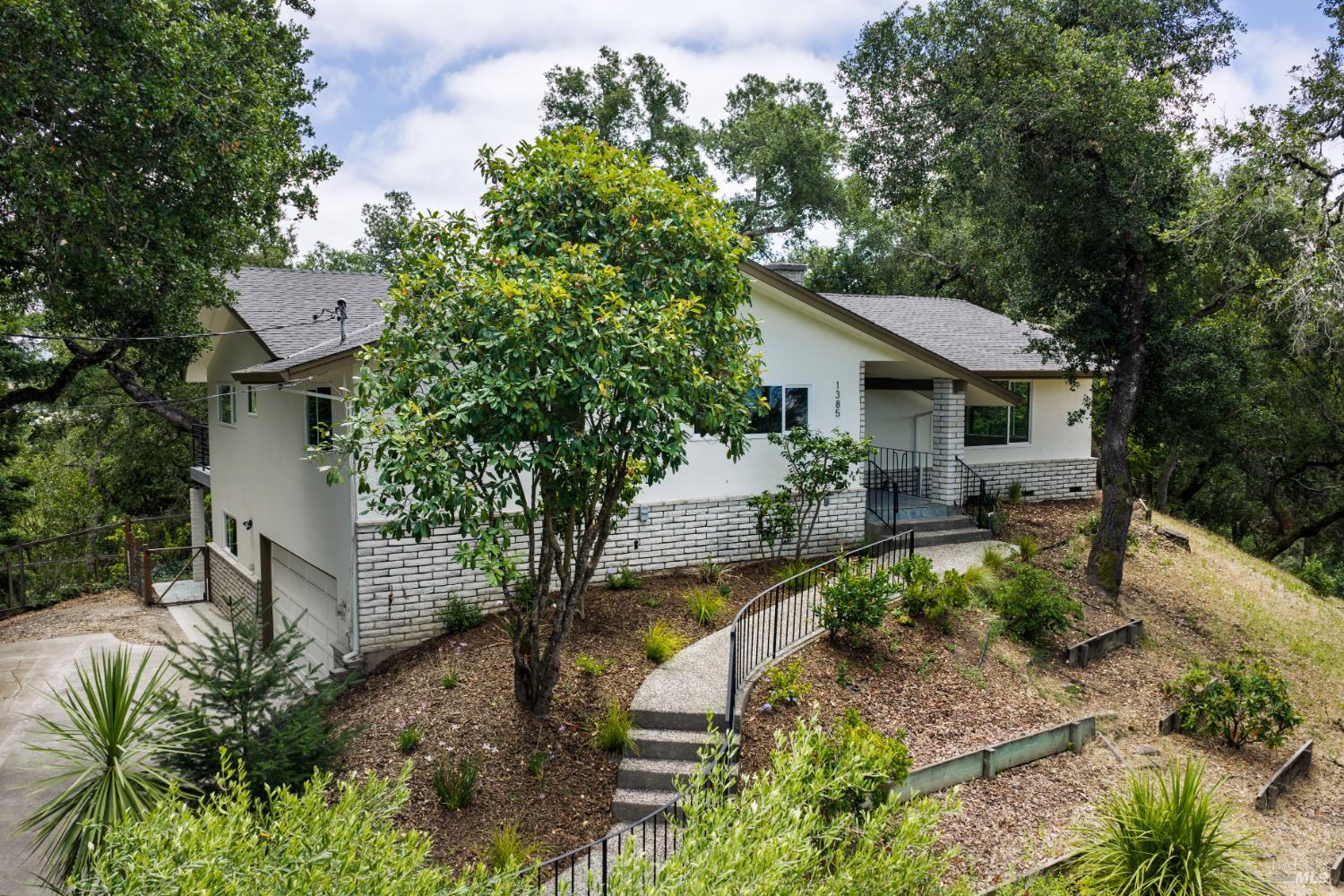 1385 Wikiup Drive Santa Rosa CA 95403