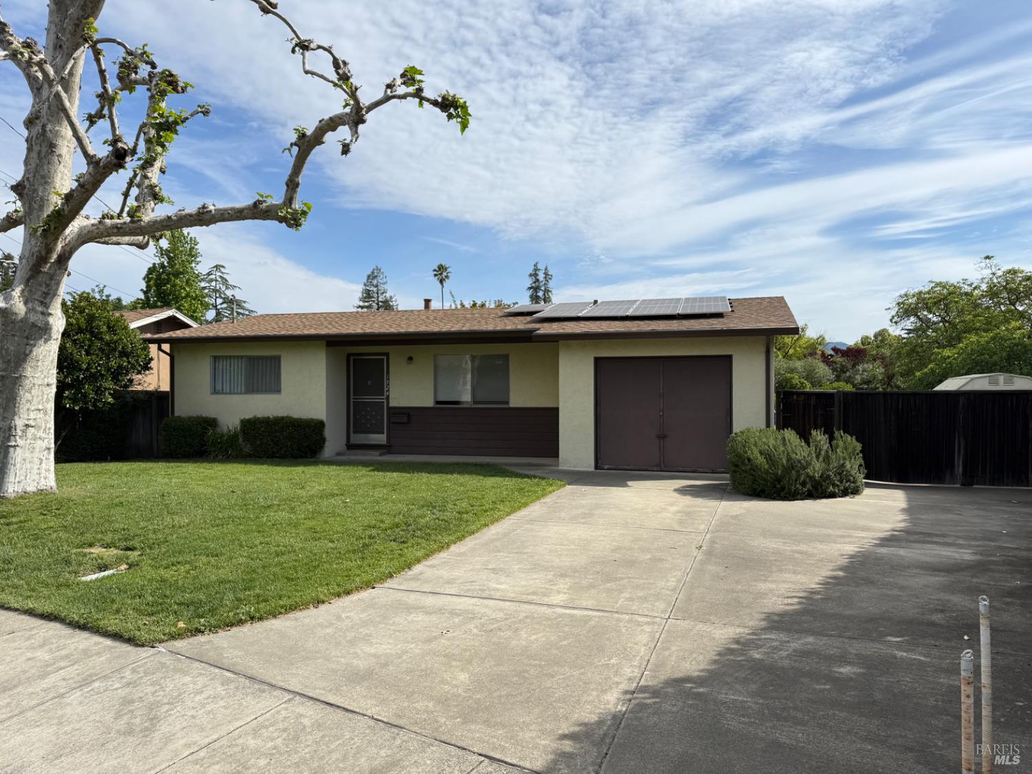 1924 Vineyard Avenue St. Helena CA 94574