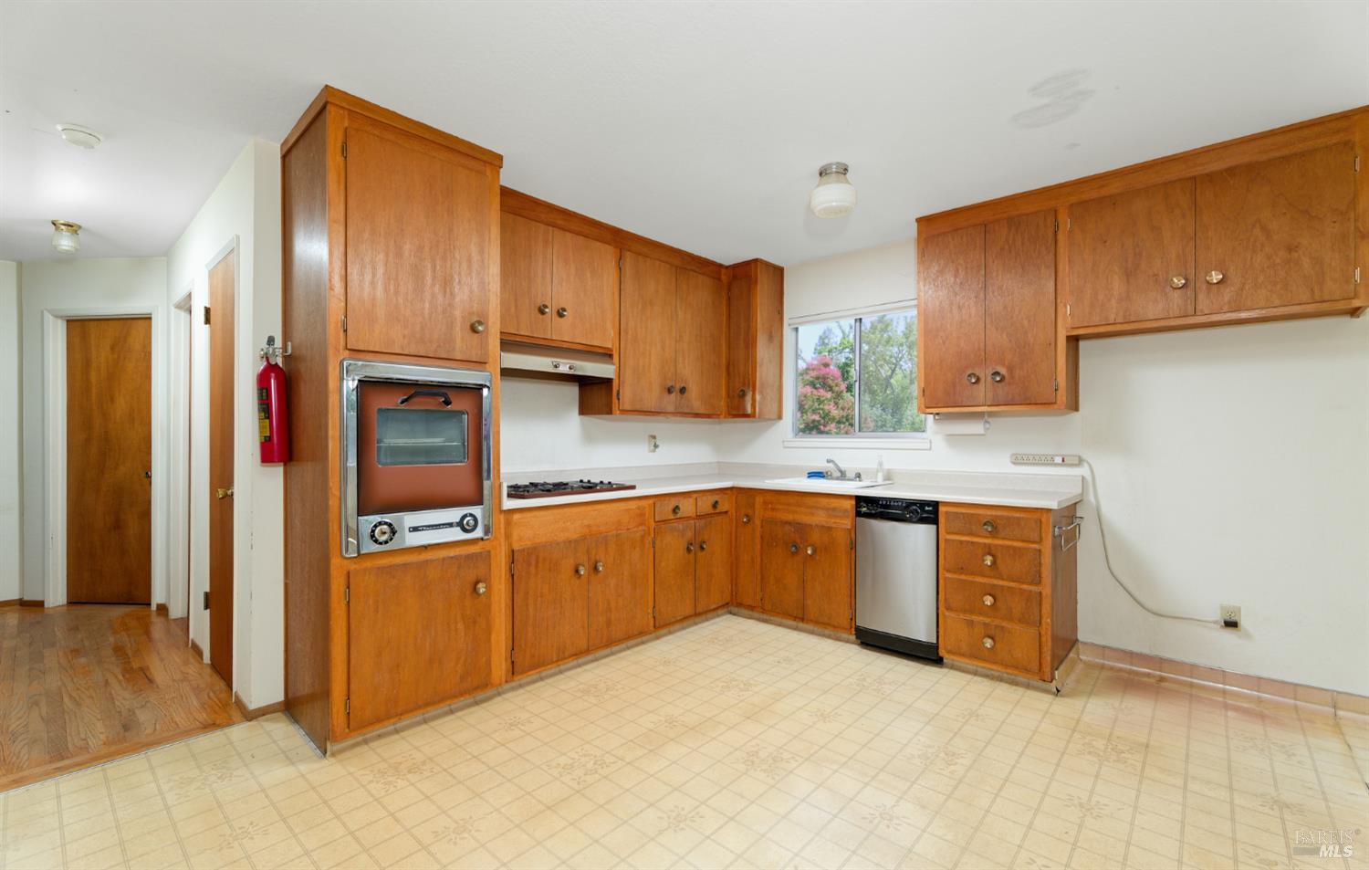 1924 Vineyard Avenue St. Helena CA 94574