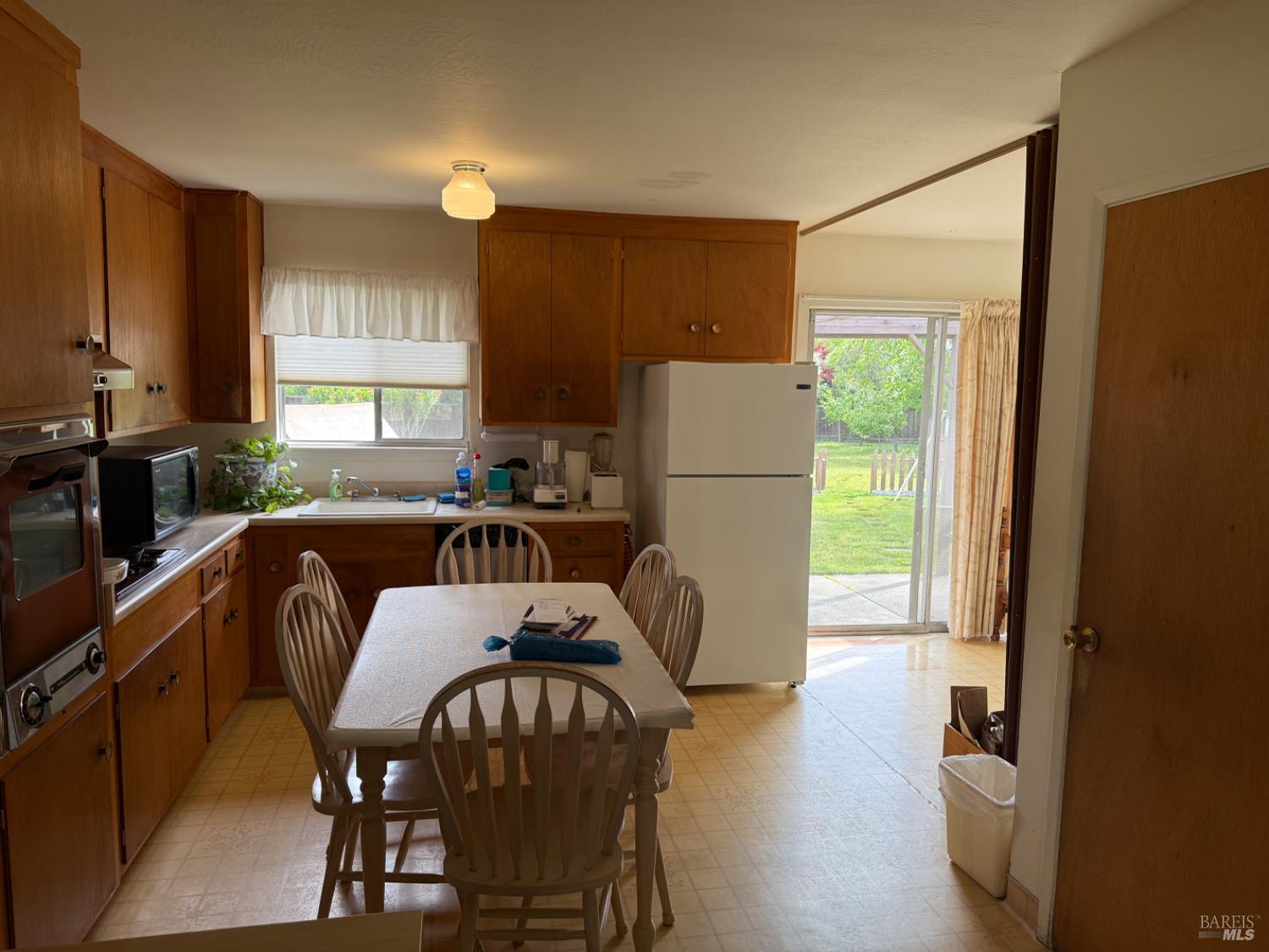 1924 Vineyard Avenue St. Helena CA 94574