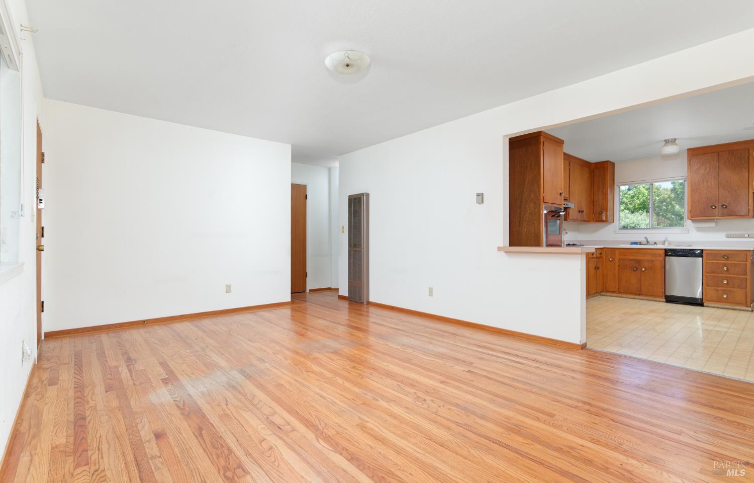 1924 Vineyard Avenue St. Helena CA 94574