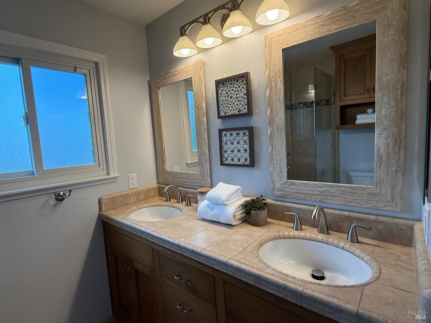455 Donner Court Petaluma CA 94954