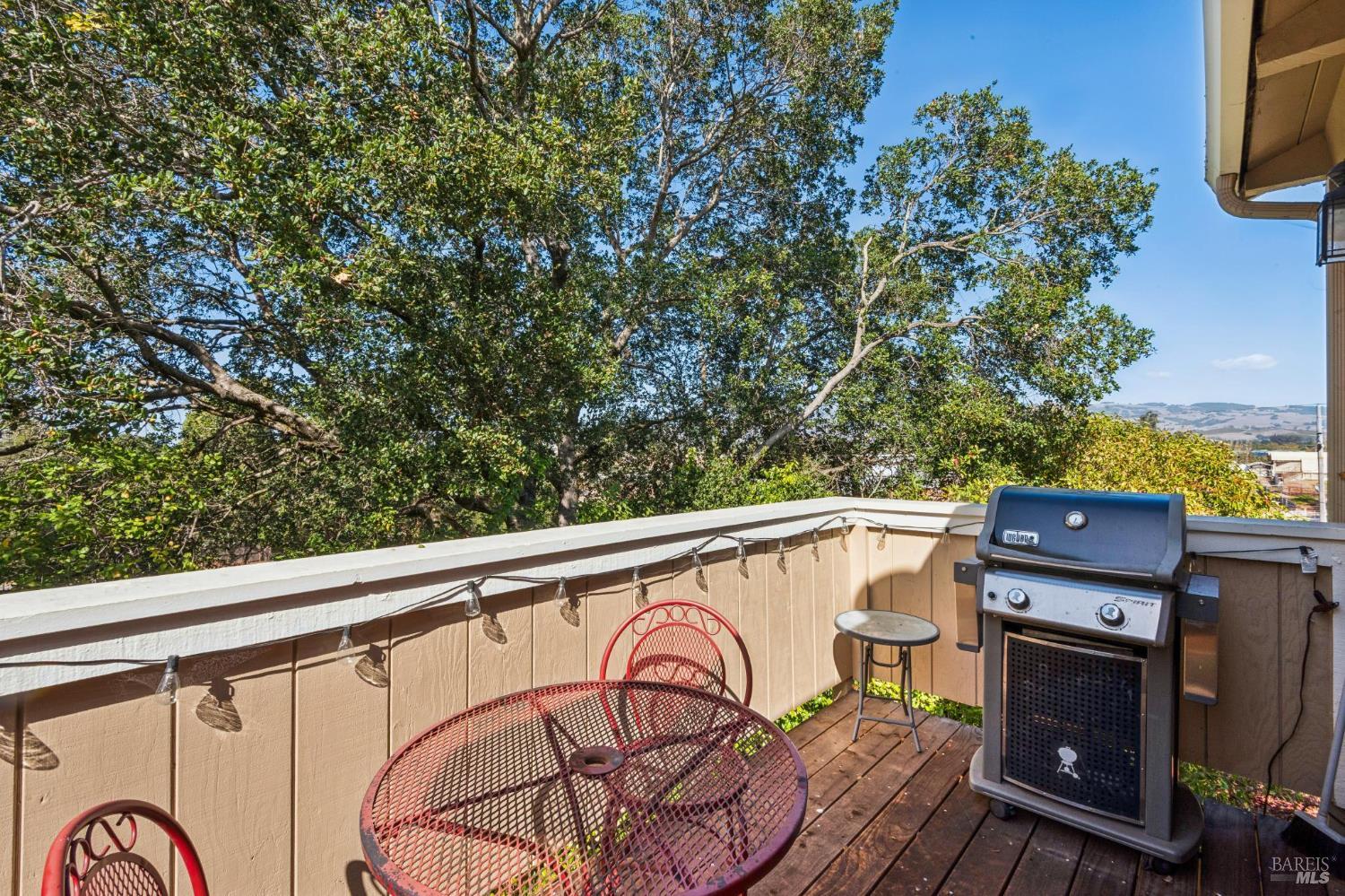 21 Acorn Circle Petaluma CA 94952
