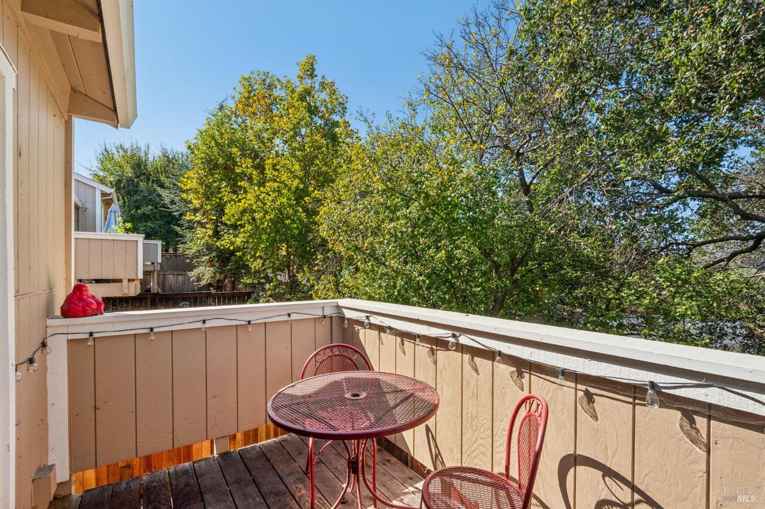 21 Acorn Circle Petaluma CA 94952