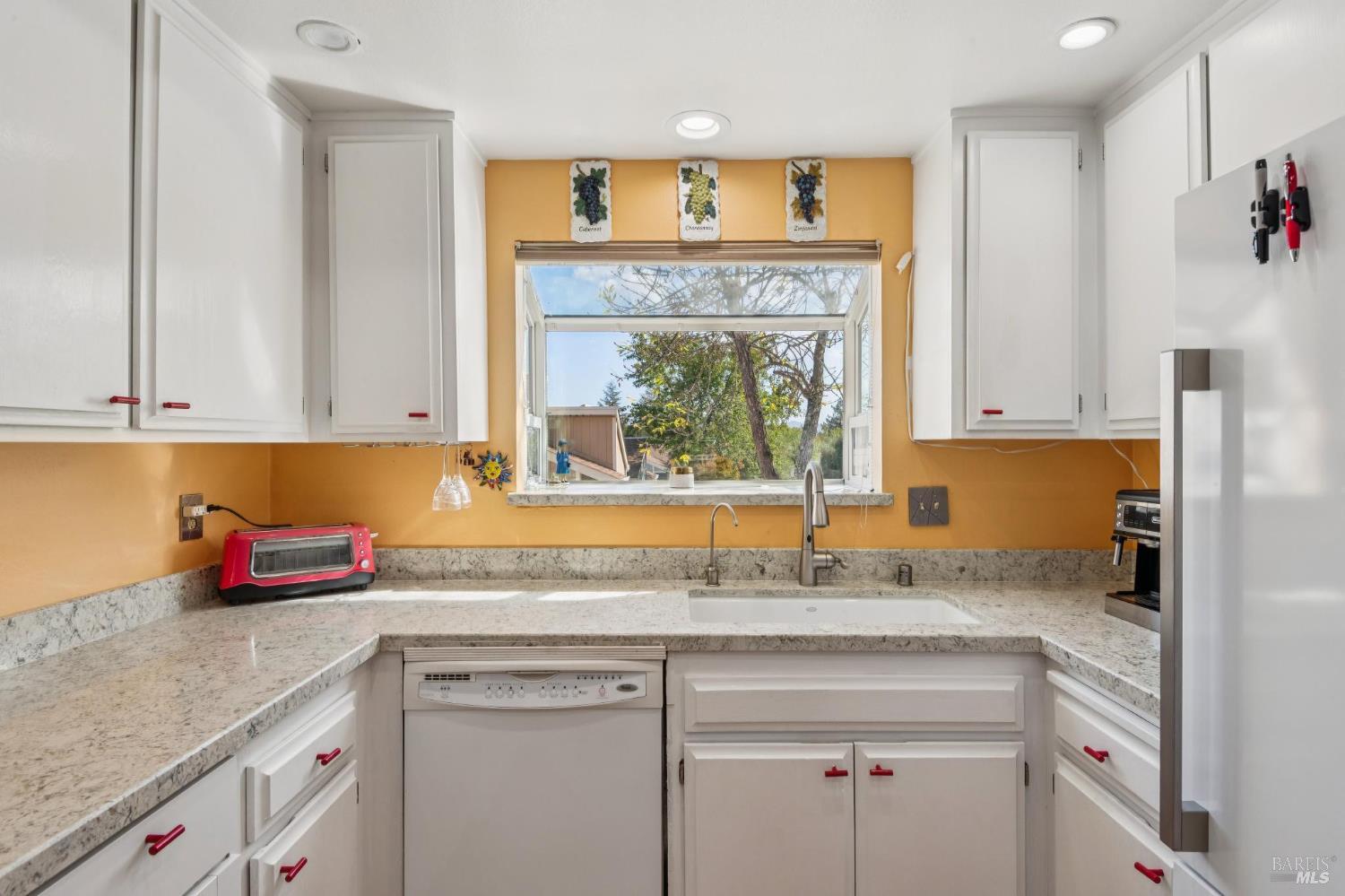 21 Acorn Circle Petaluma CA 94952