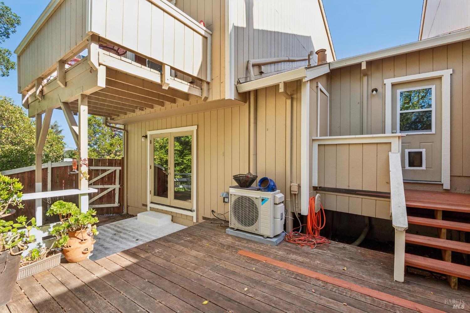 21 Acorn Circle Petaluma CA 94952