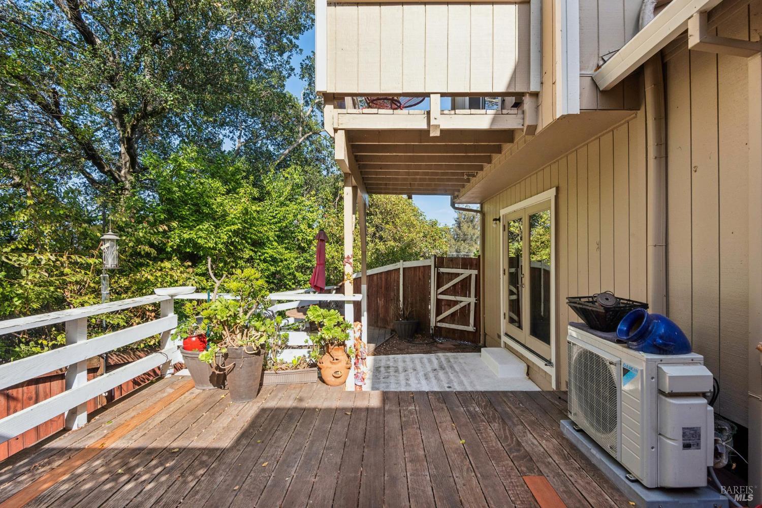 21 Acorn Circle Petaluma CA 94952