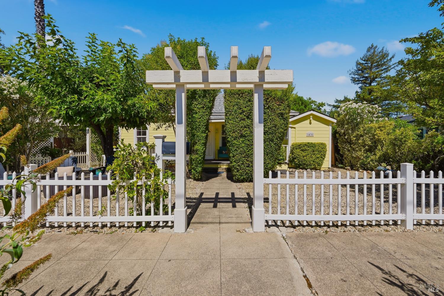 1435 2nd Street Calistoga CA 94515