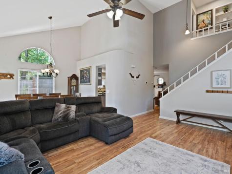 123 Marguerite Lane Cloverdale CA 95425