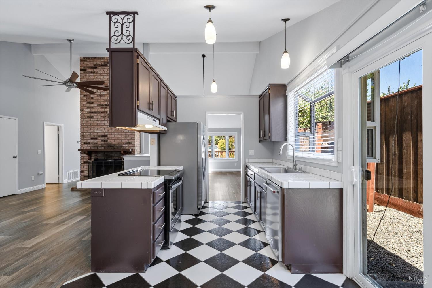 152 Rancho Bonito Circle Petaluma CA 94954